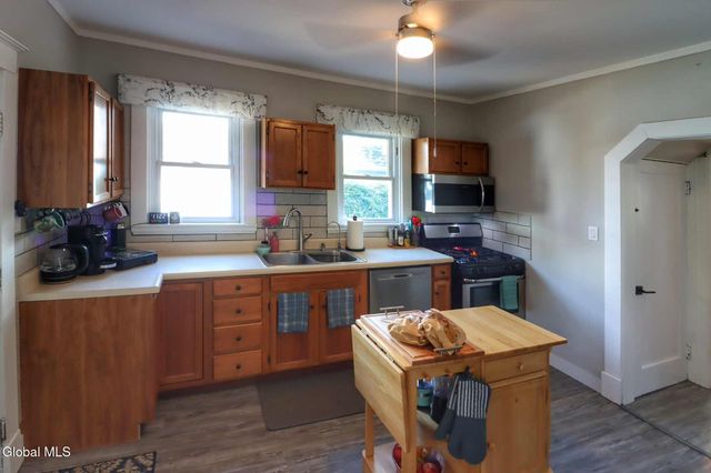 1412 Rugby Road, Schenectady, NY 12308