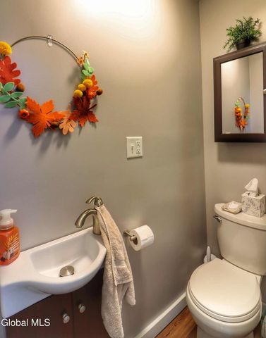 1412 Rugby Road, Schenectady, NY 12308