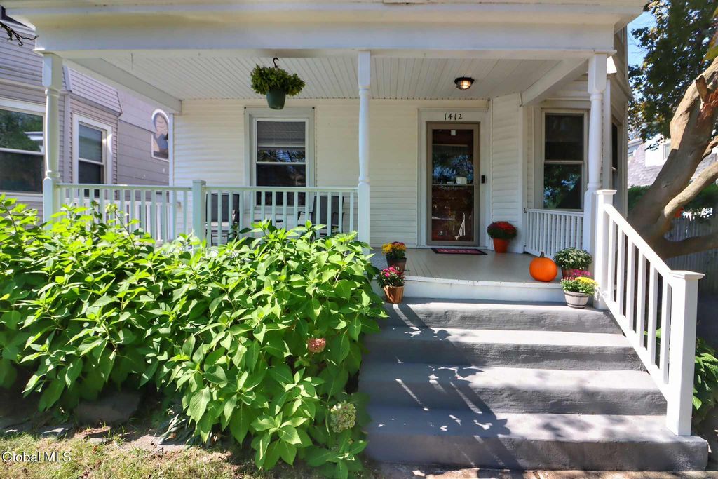 1412 Rugby Road, Schenectady, NY 12308