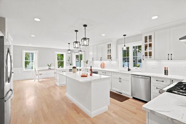 6 Mcdonald Rd, Wilmington, MA 01887