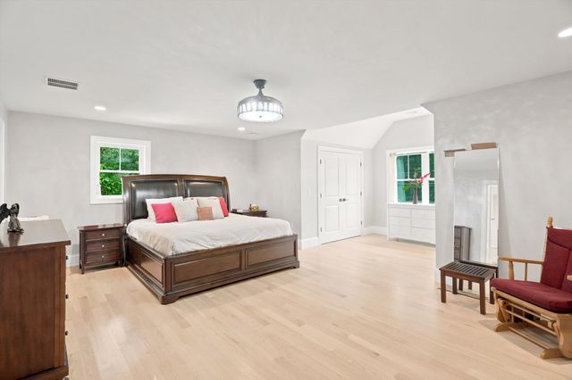 6 Mcdonald Rd, Wilmington, MA 01887