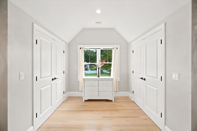 6 Mcdonald Rd, Wilmington, MA 01887