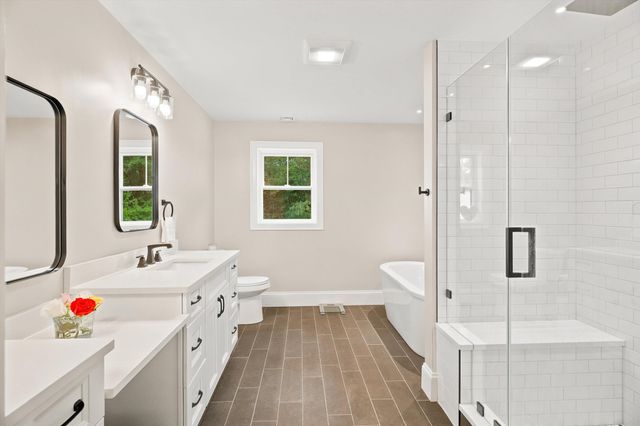 6 Mcdonald Rd, Wilmington, MA 01887