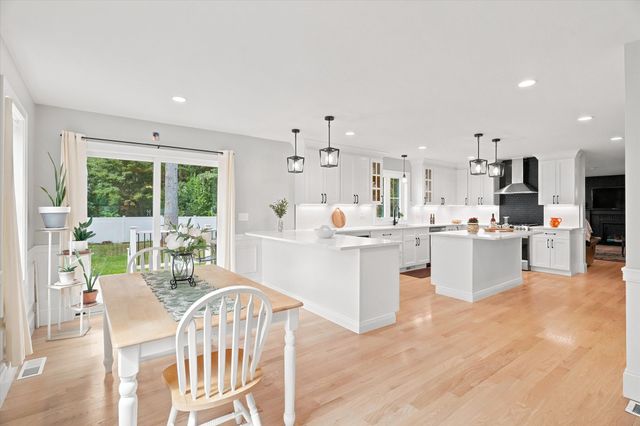 6 Mcdonald Rd, Wilmington, MA 01887