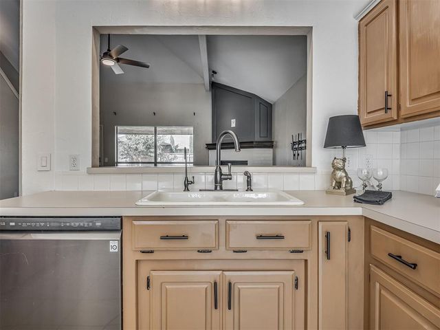 8321 NW 77th Place, Oklahoma City, OK 73132