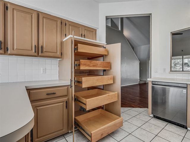 8321 NW 77th Place, Oklahoma City, OK 73132