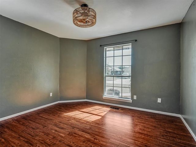 8321 NW 77th Place, Oklahoma City, OK 73132