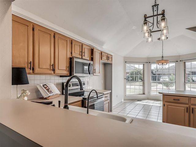 8321 NW 77th Place, Oklahoma City, OK 73132