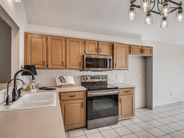8321 NW 77th Place, Oklahoma City, OK 73132