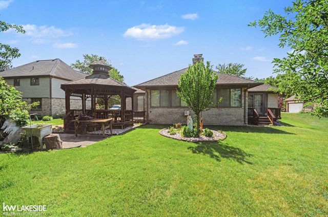 3940 Wayfarer Drive, Troy, MI 48083