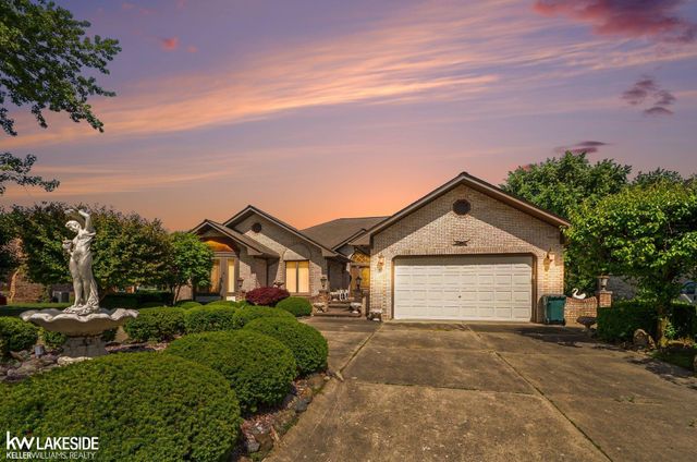 3940 Wayfarer Drive, Troy, MI 48083