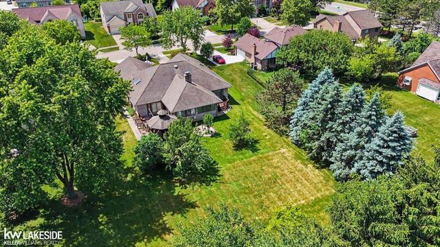 3940 Wayfarer Drive, Troy, MI 48083