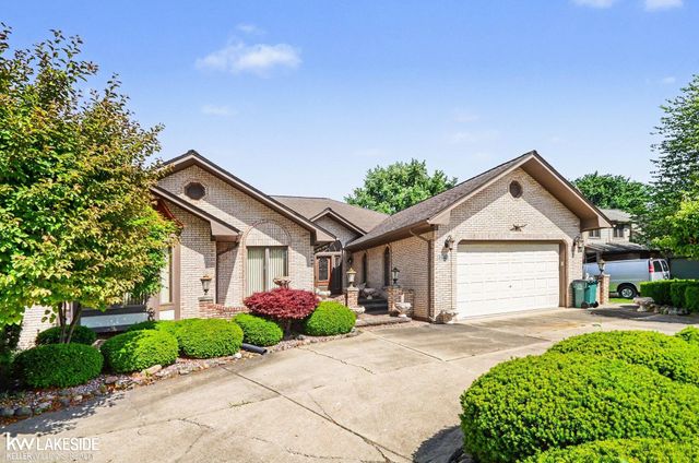 3940 Wayfarer Drive, Troy, MI 48083
