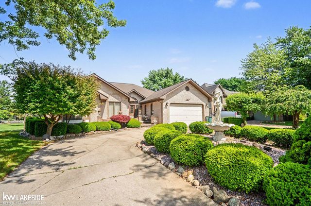 3940 Wayfarer Drive, Troy, MI 48083