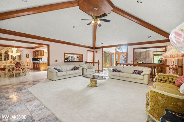 3940 Wayfarer Drive, Troy, MI 48083
