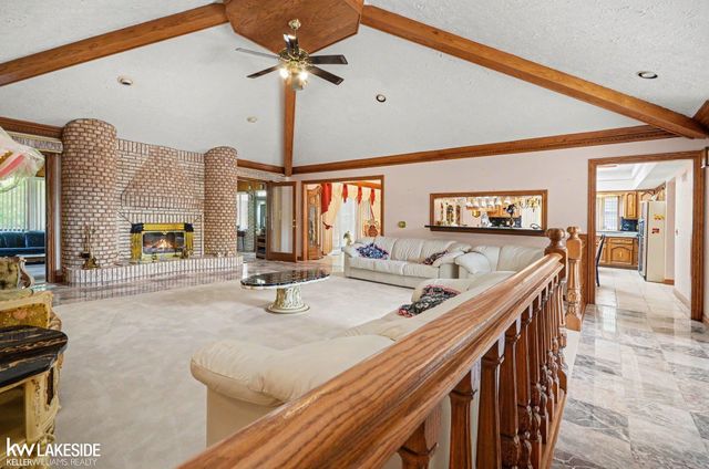 3940 Wayfarer Drive, Troy, MI 48083