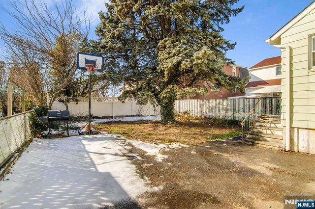 112 Rutherford Avenue, Lyndhurst, NJ 07071