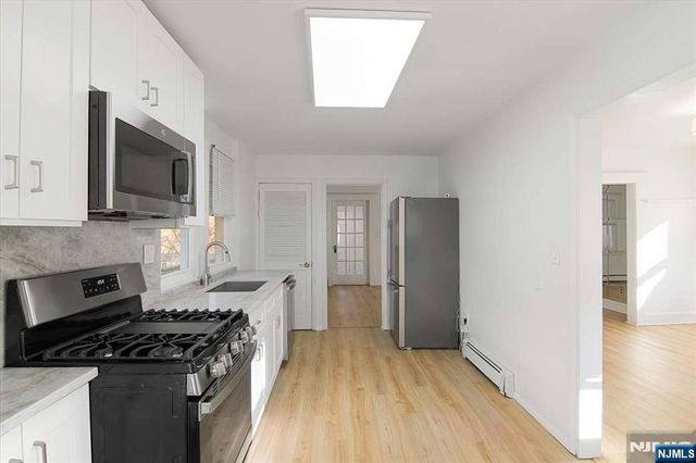 112 Rutherford Avenue, Lyndhurst, NJ 07071