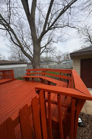 18425 Oak Avenue, Lansing, IL 60438