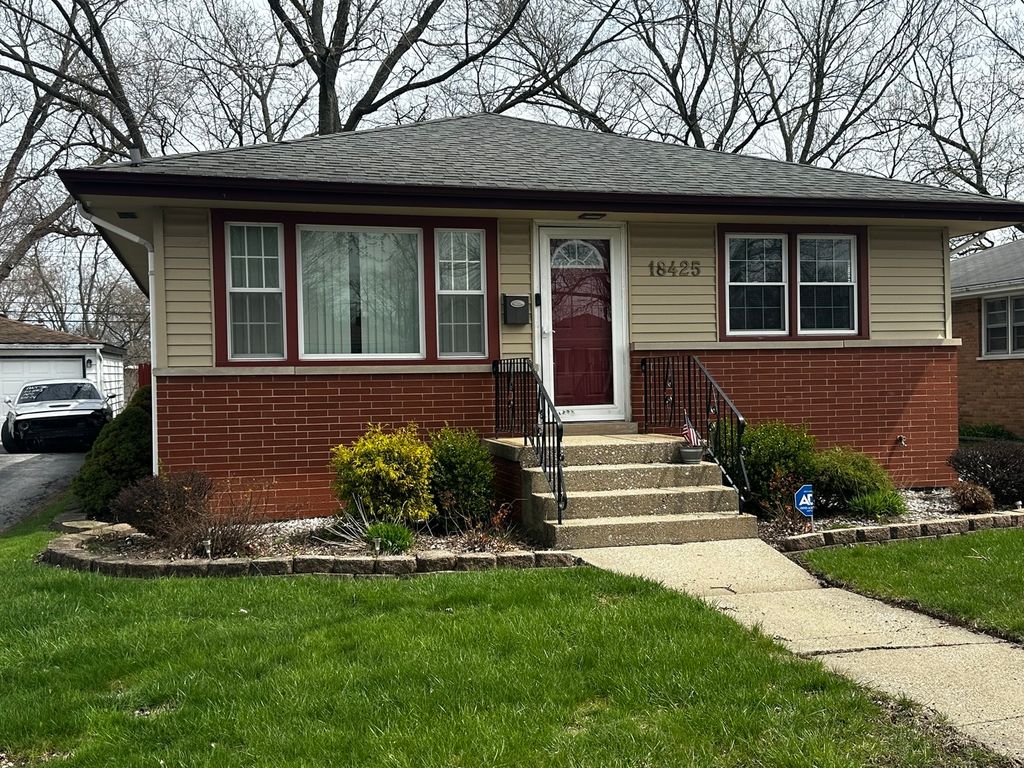 18425 Oak Avenue, Lansing, IL 60438