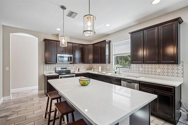 1605 ANASTACIA LANE, Sun City Center, FL 33573