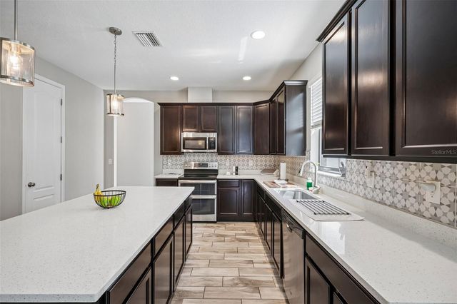 1605 ANASTACIA LANE, Sun City Center, FL 33573