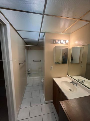 2800 NW 56th Ave E104, Lauderhill, FL 33313