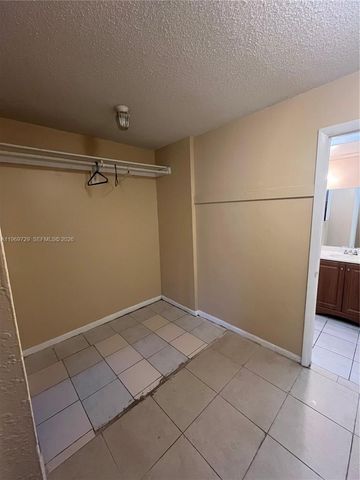 2800 NW 56th Ave E104, Lauderhill, FL 33313