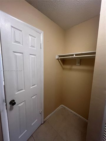 2800 NW 56th Ave E104, Lauderhill, FL 33313