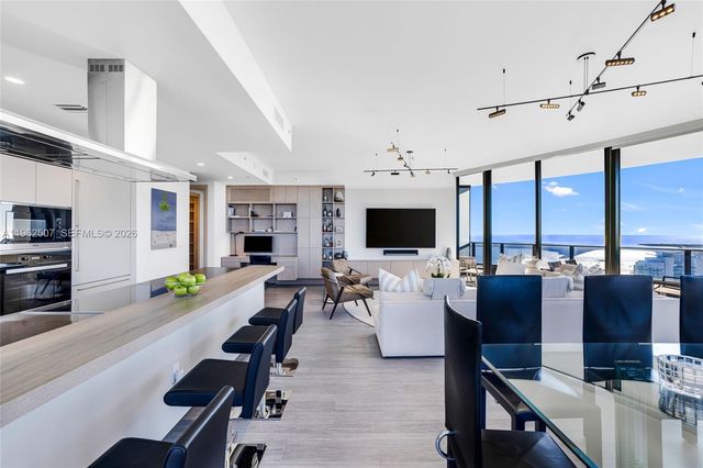 1000 Brickell Plz PH6002, Miami, FL 33131