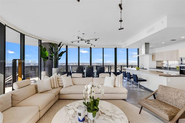 1000 Brickell Plz PH6002, Miami, FL 33131