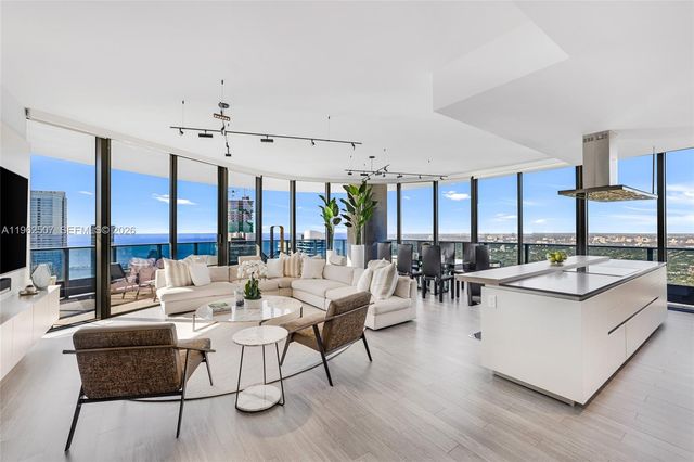 1000 Brickell Plz PH6002, Miami, FL 33131