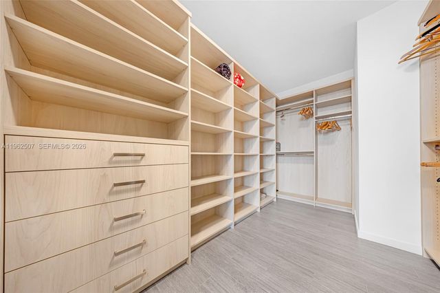 1000 Brickell Plz PH6002, Miami, FL 33131