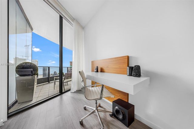 1000 Brickell Plz PH6002, Miami, FL 33131