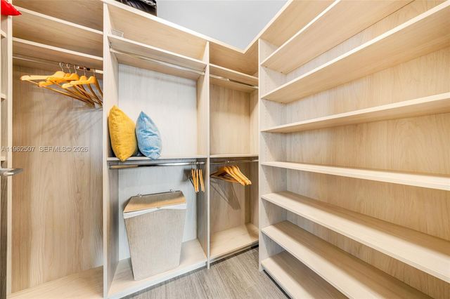 1000 Brickell Plz PH6002, Miami, FL 33131