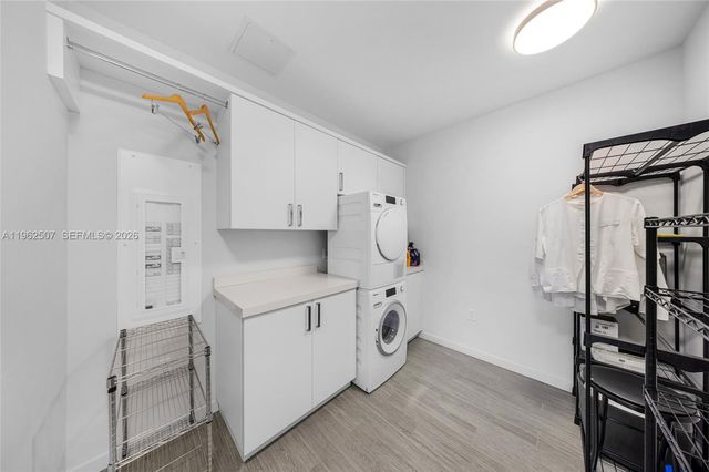 1000 Brickell Plz PH6002, Miami, FL 33131