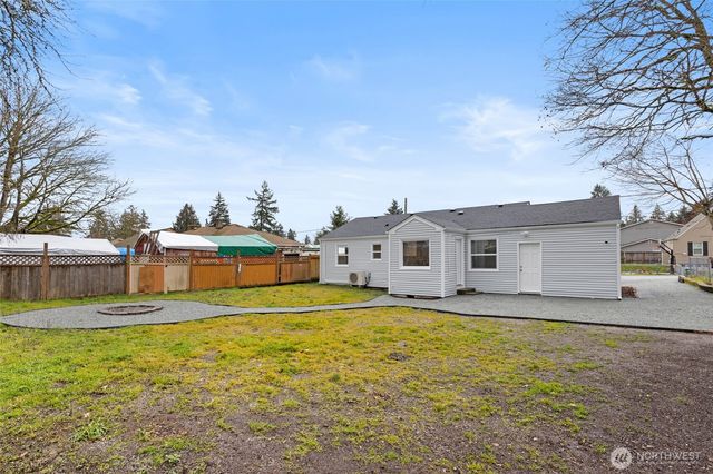 817 114th Street S, Tacoma, WA 98444