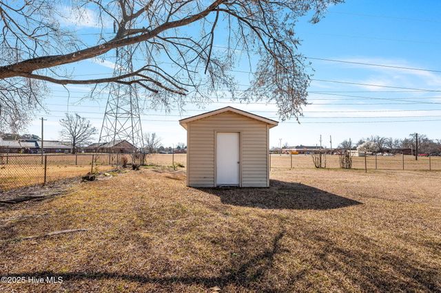 2004 Hilltop Lane, Goldsboro, NC 27530