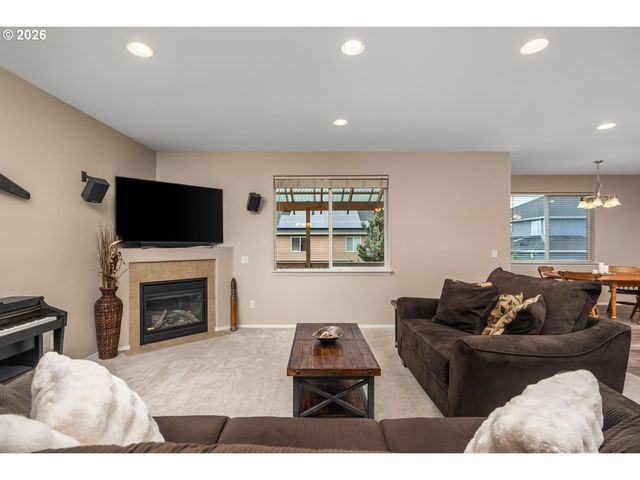 12225 Sw KELLY Ln, Tigard, OR 97223