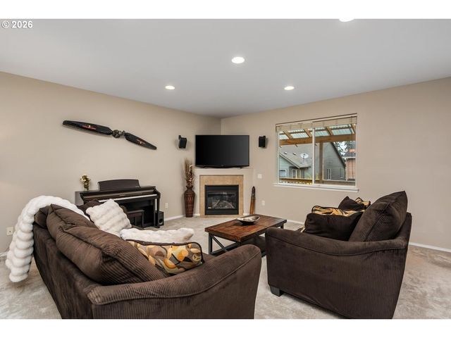 12225 Sw KELLY Ln, Tigard, OR 97223