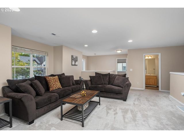 12225 Sw KELLY Ln, Tigard, OR 97223
