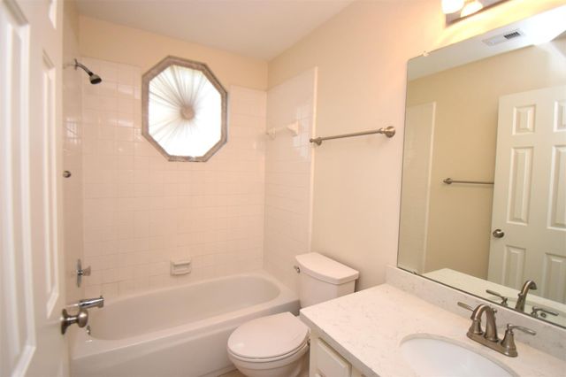 1822 Diamond Brook Drive, Houston, TX 77062