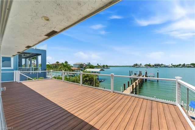23 Pelican ST, Naples, FL 34113