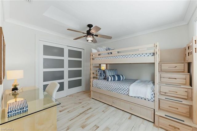 23 Pelican ST, Naples, FL 34113
