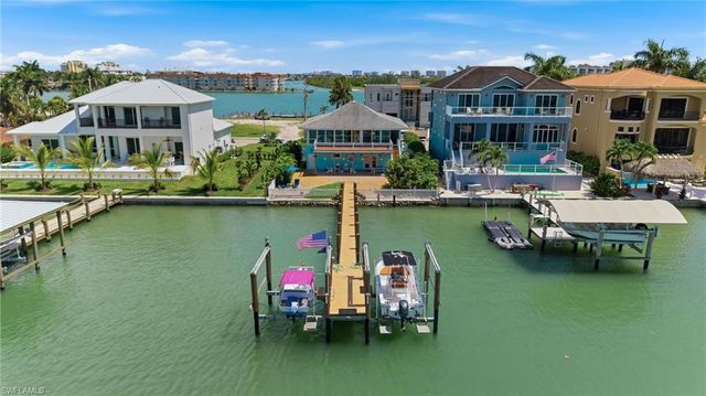 23 Pelican ST, Naples, FL 34113