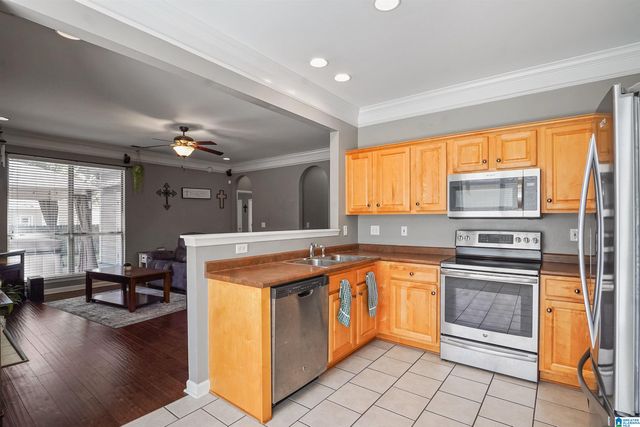 657 BARKLEY CIRCLE, Alabaster, AL 35007