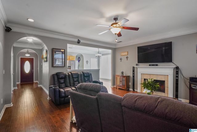 657 BARKLEY CIRCLE, Alabaster, AL 35007