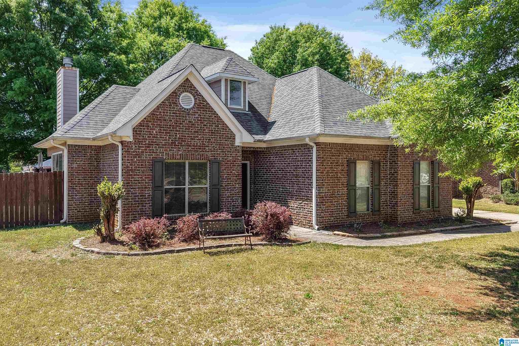 657 BARKLEY CIRCLE, Alabaster, AL 35007