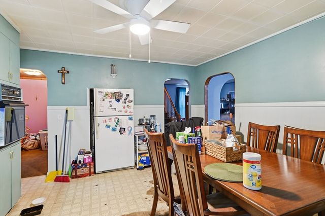 71 Worthington St, Chicopee, MA 01020