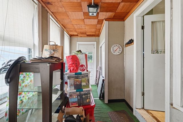 71 Worthington St, Chicopee, MA 01020
